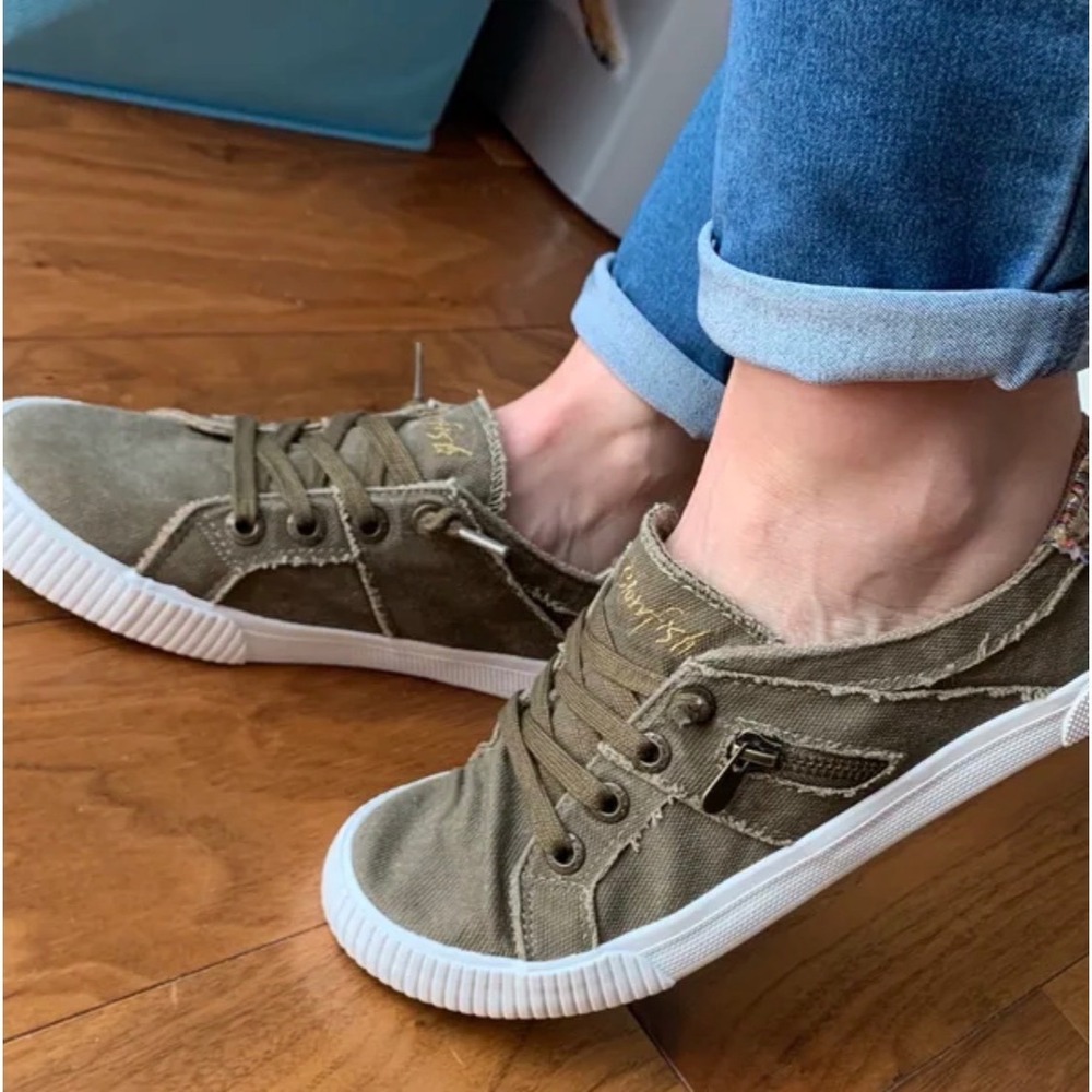 Blowfish Malibu Sneakers Womens‎ 7.5 Green Canvas Distressed Frayed Boho Coastal